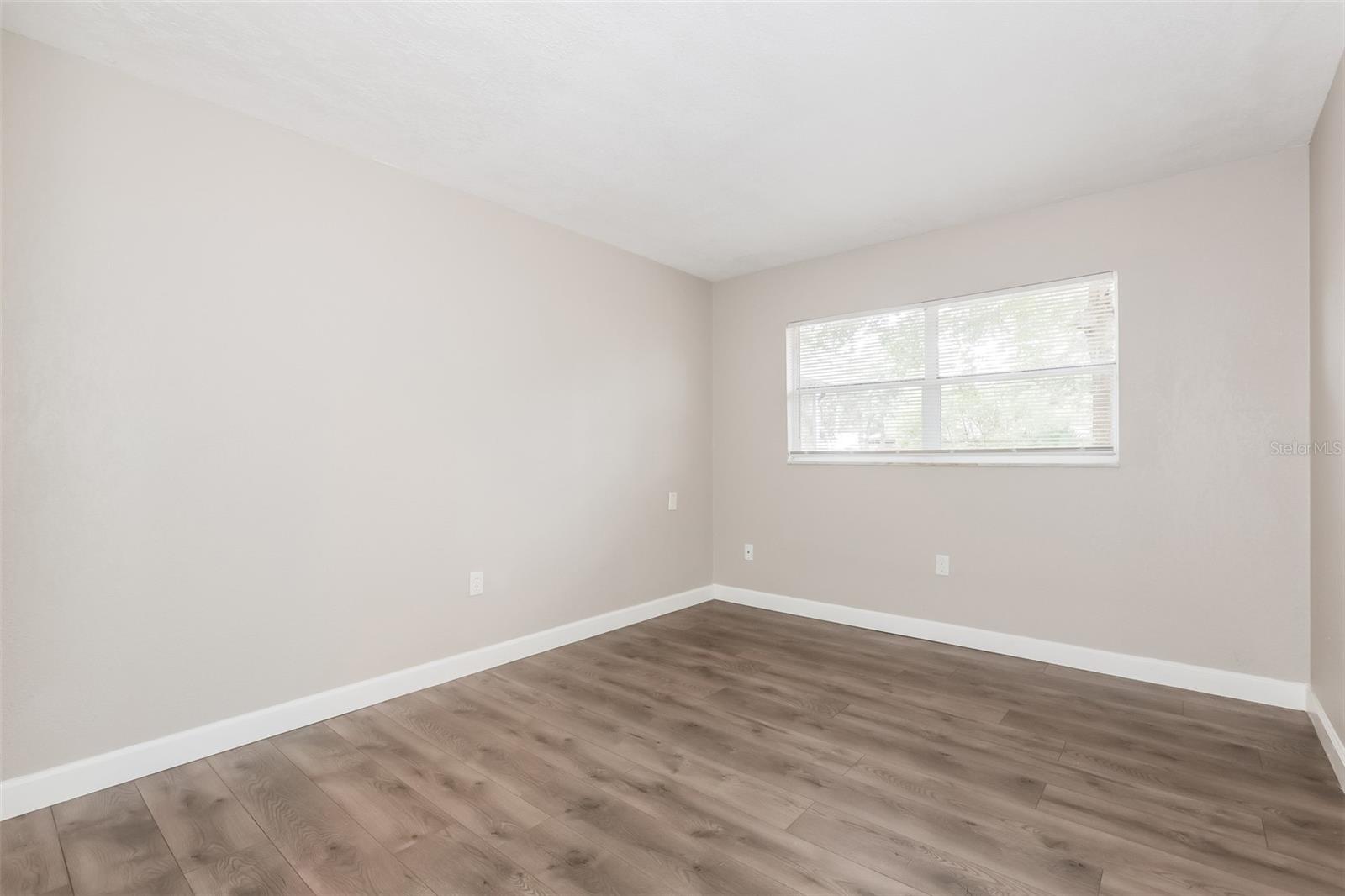 Image 16 of 21 For 524 Princess Place