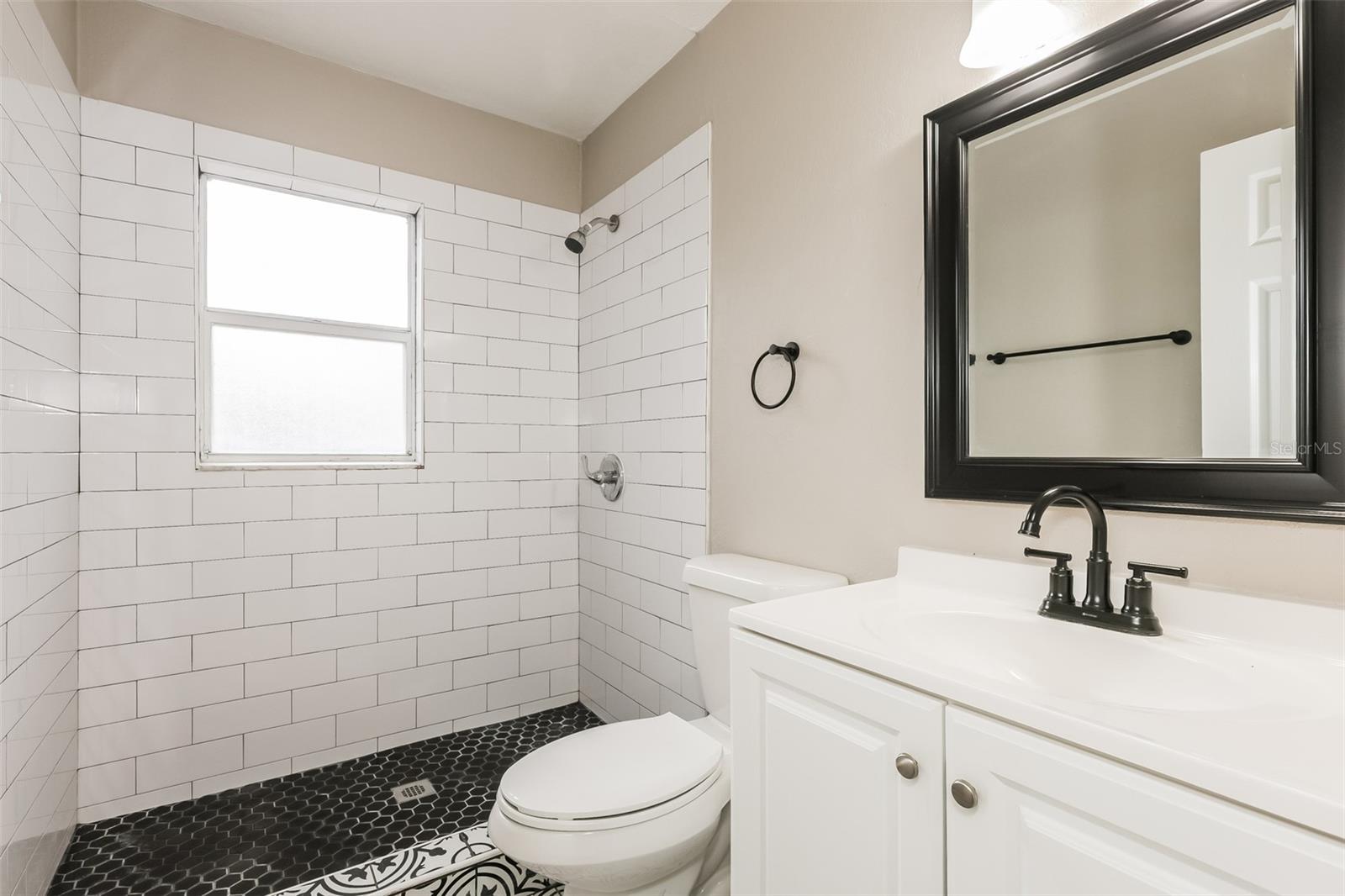 Image 17 of 21 For 524 Princess Place