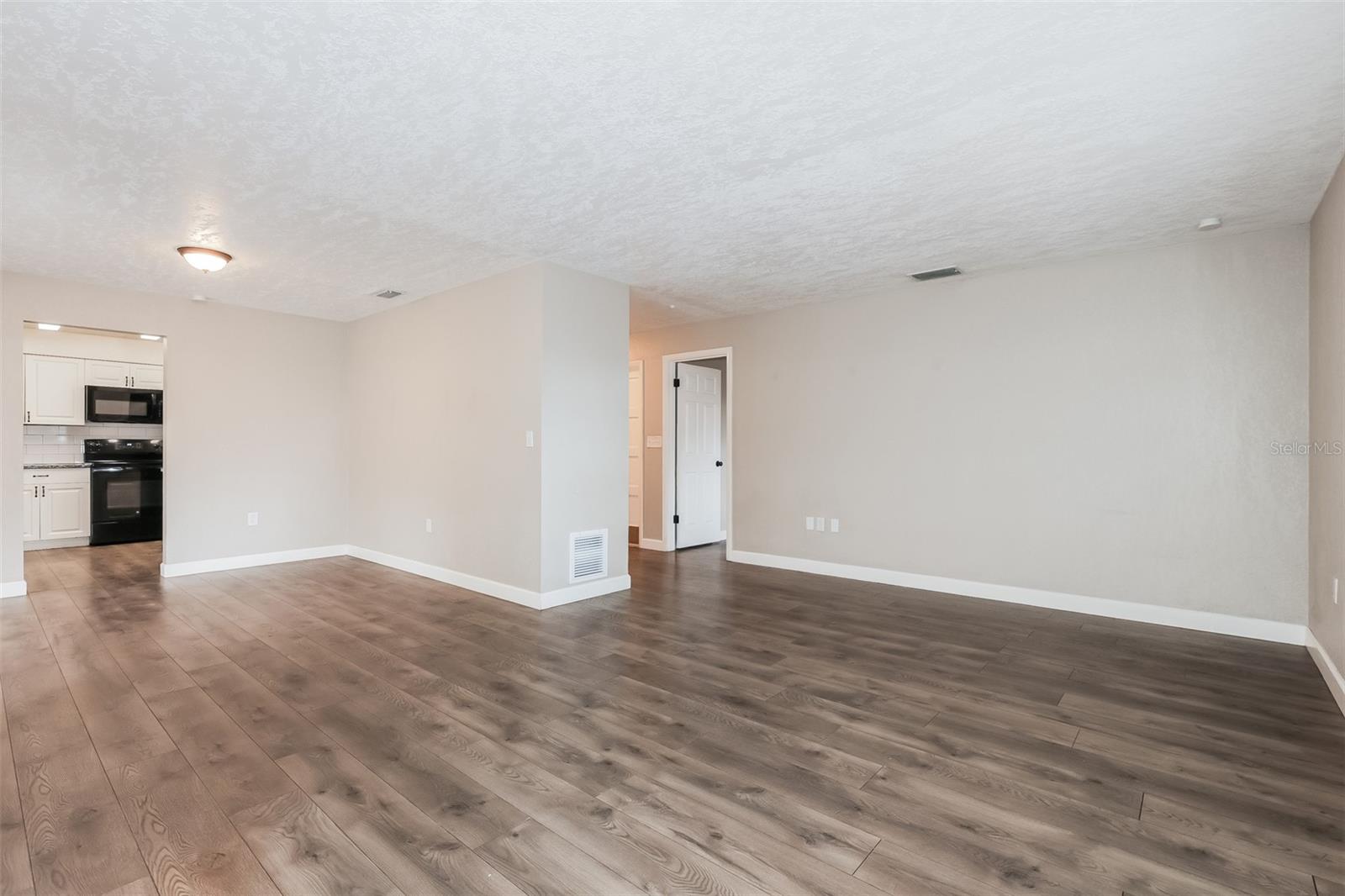 Image 3 of 21 For 524 Princess Place