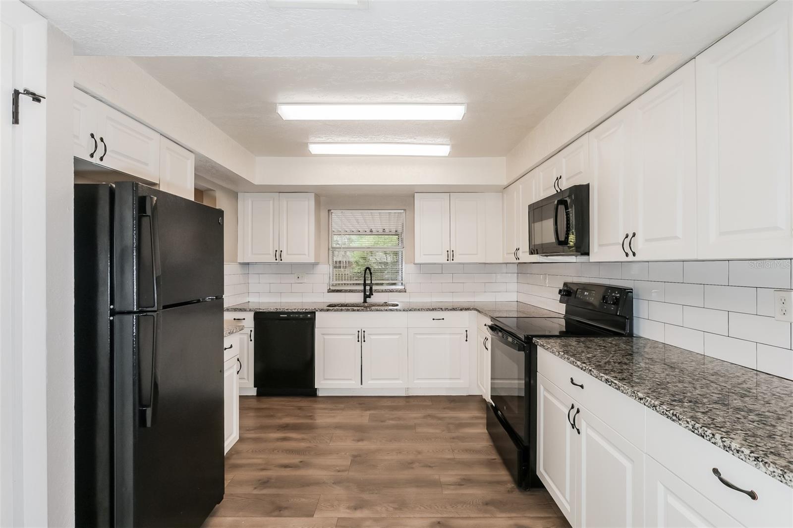 Image 6 of 21 For 524 Princess Place