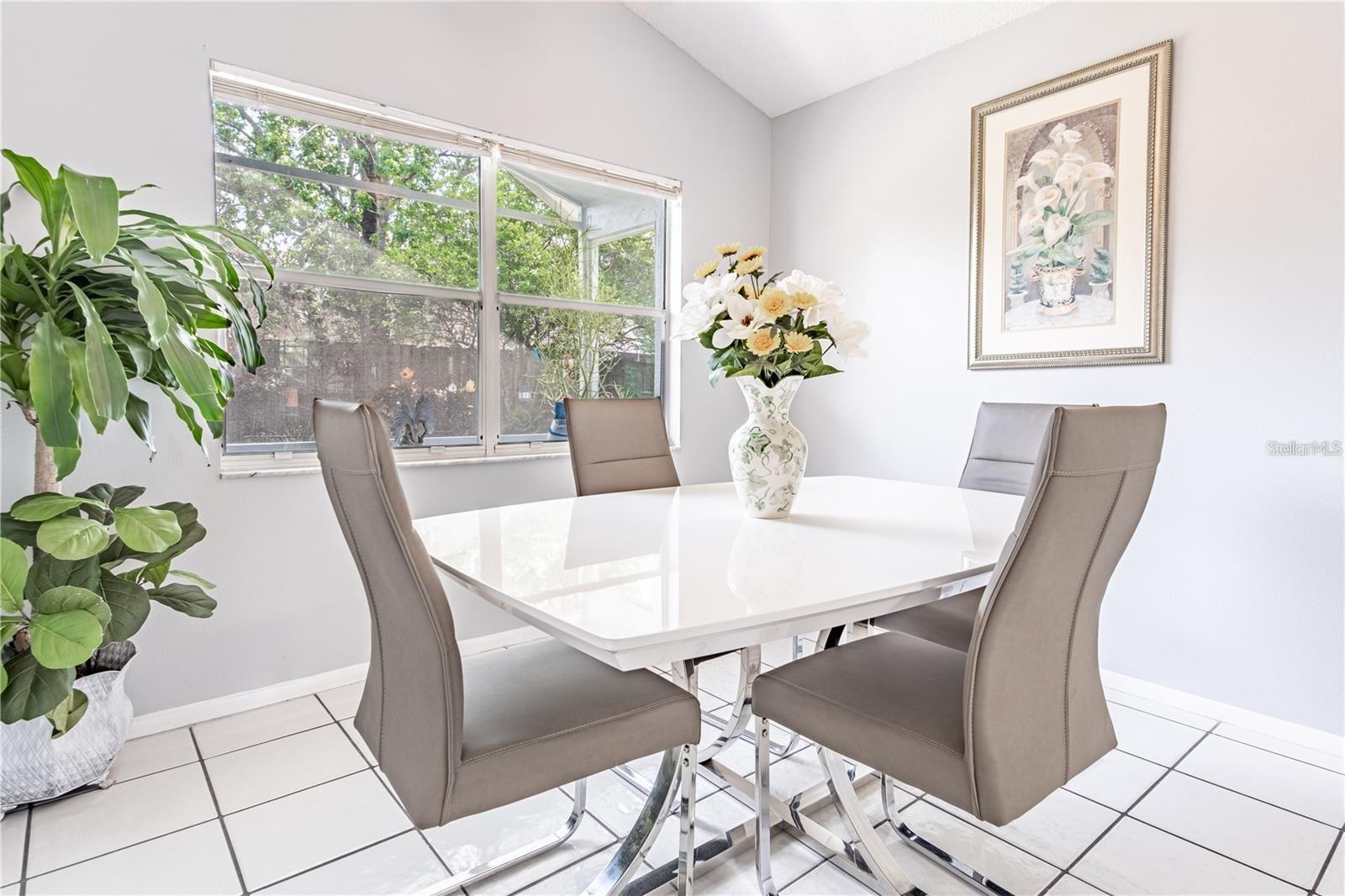 Image 12 of 29 For 767 Meadowside Court