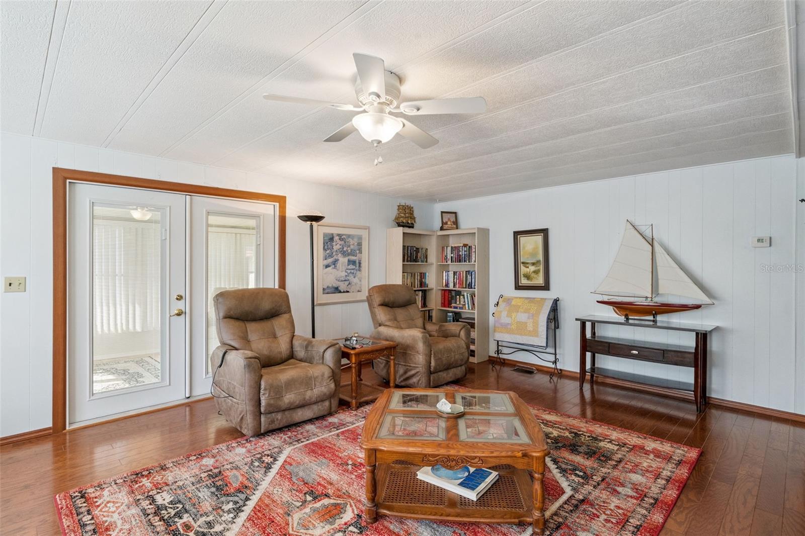 Image 15 of 42 For 221 Pinewood Drive