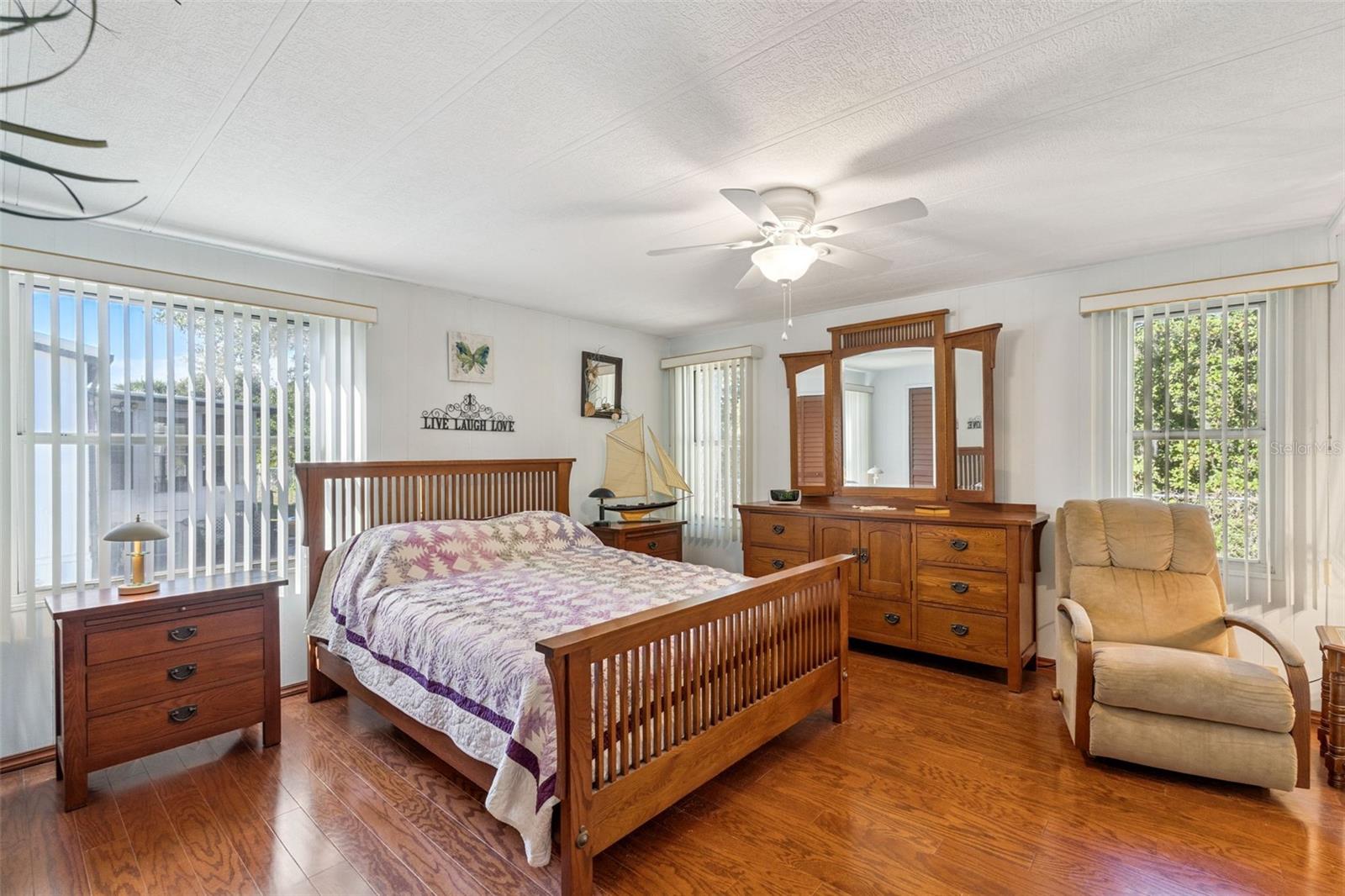 Image 16 of 42 For 221 Pinewood Drive