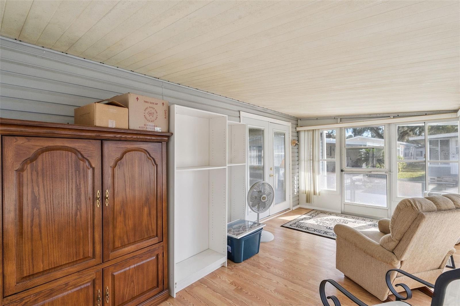 Image 22 of 42 For 221 Pinewood Drive