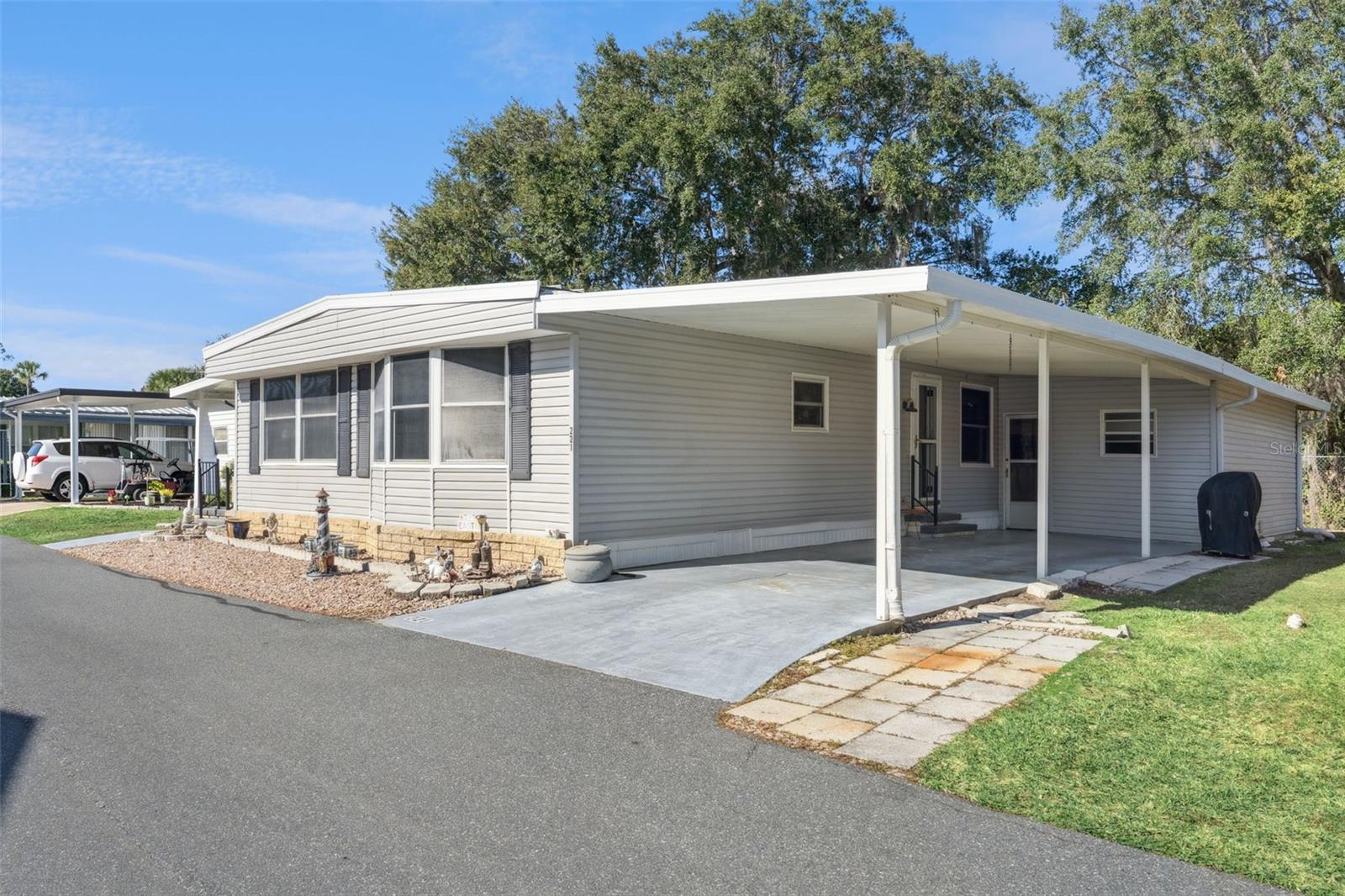 Image 3 of 42 For 221 Pinewood Drive