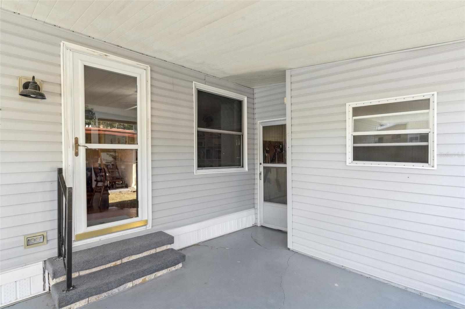 Image 4 of 42 For 221 Pinewood Drive