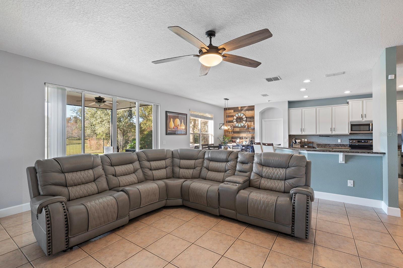 Image 11 of 72 For 4916 Parkview Drive