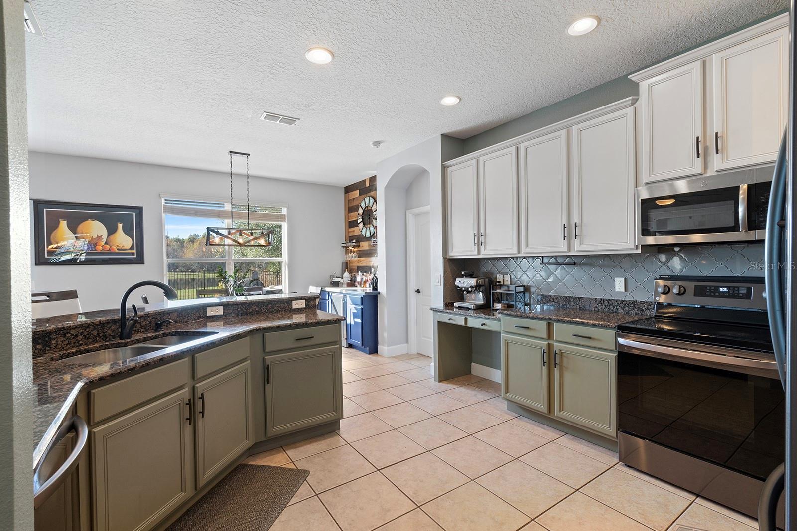 Image 14 of 72 For 4916 Parkview Drive