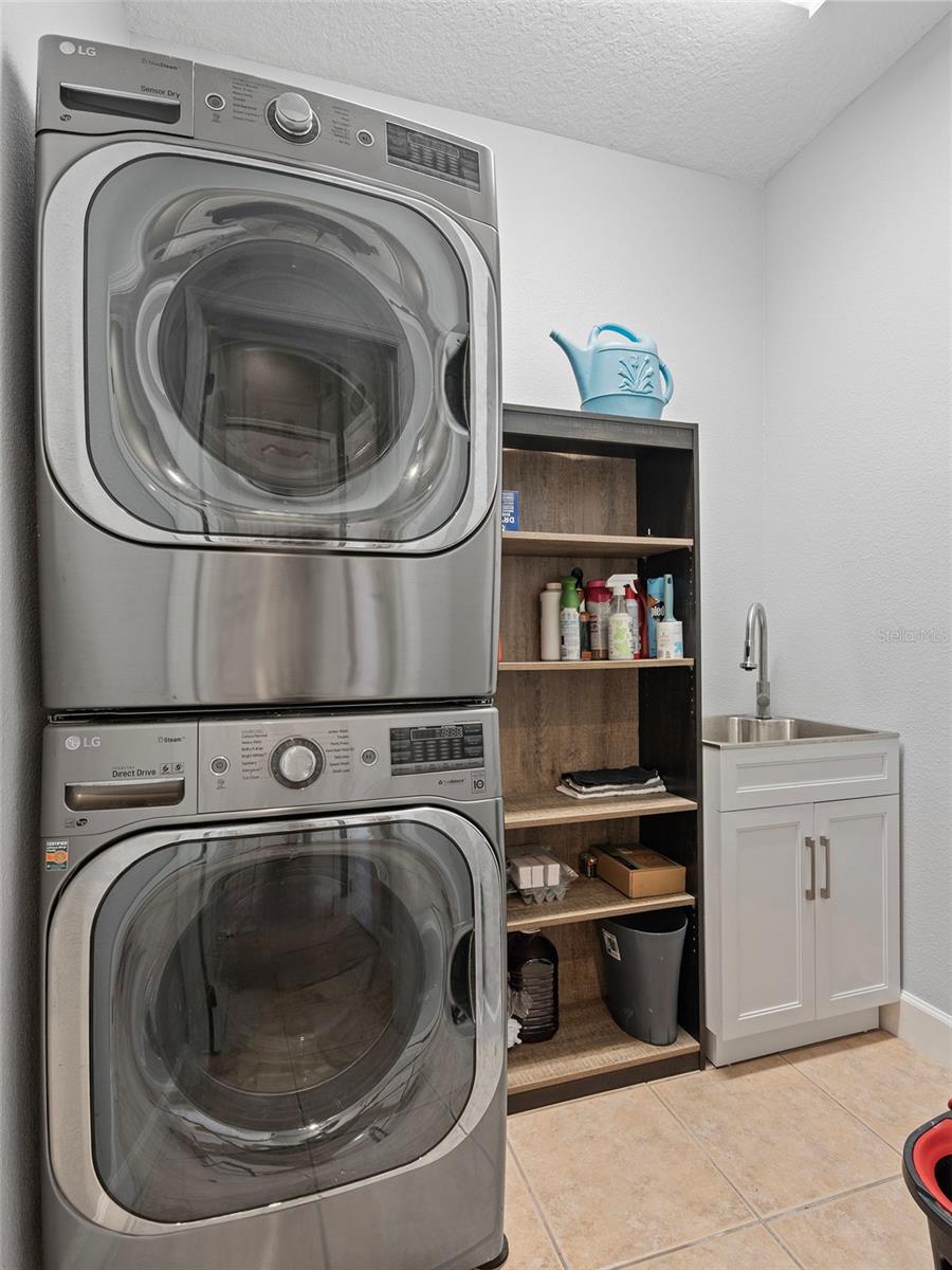 Image 25 of 72 For 4916 Parkview Drive