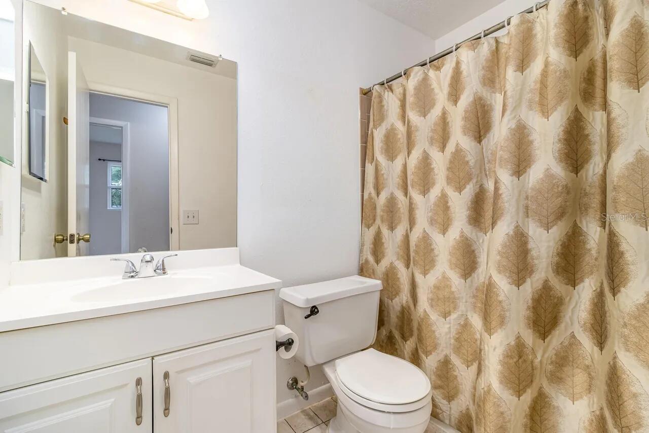 Image 14 of 17 For 1399 Helliwell Street Nw