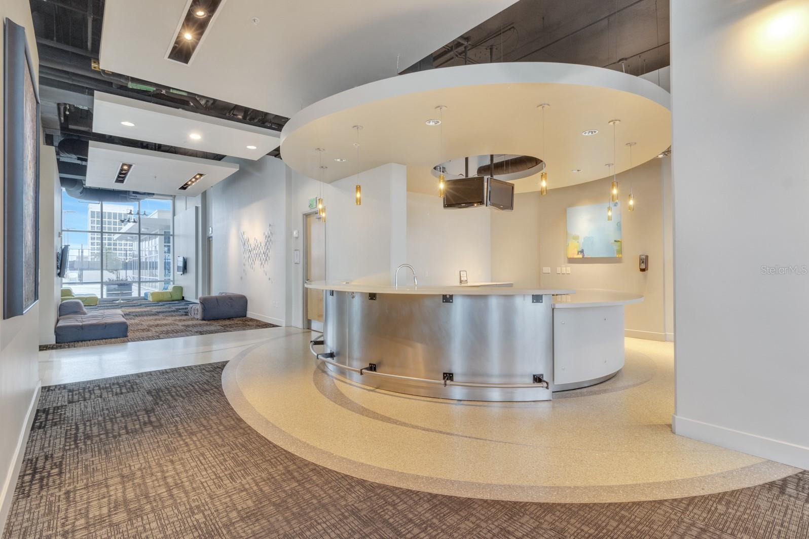 Image 10 of 61 For 150 Robinson Street 2002