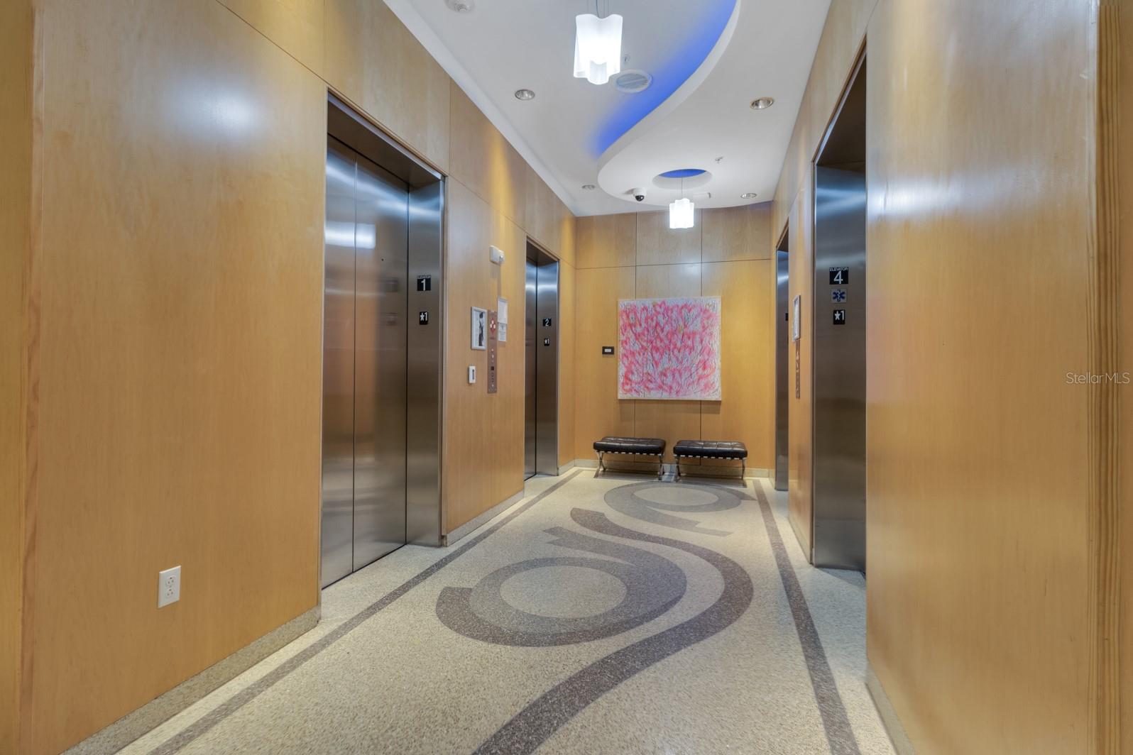 Image 17 of 61 For 150 Robinson Street 2002