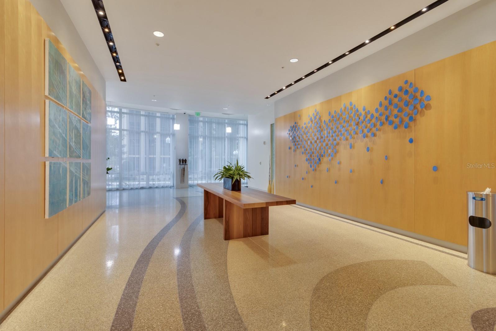 Image 20 of 61 For 150 Robinson Street 2002