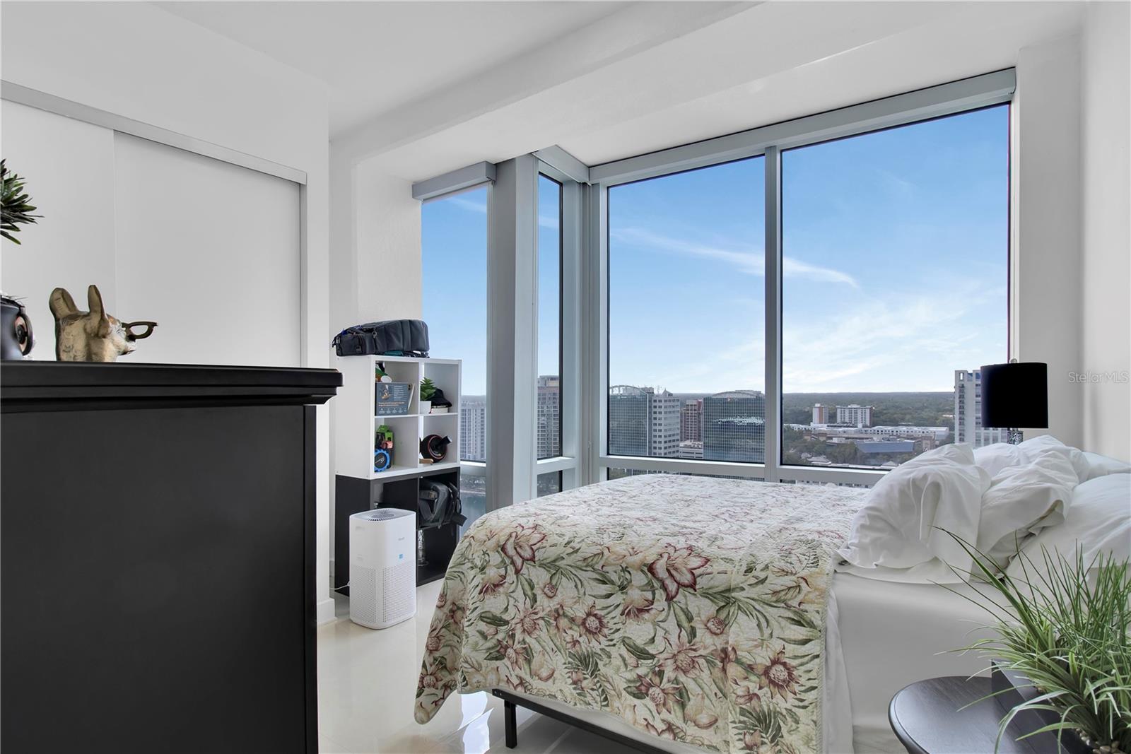 Image 22 of 61 For 150 Robinson Street 2002