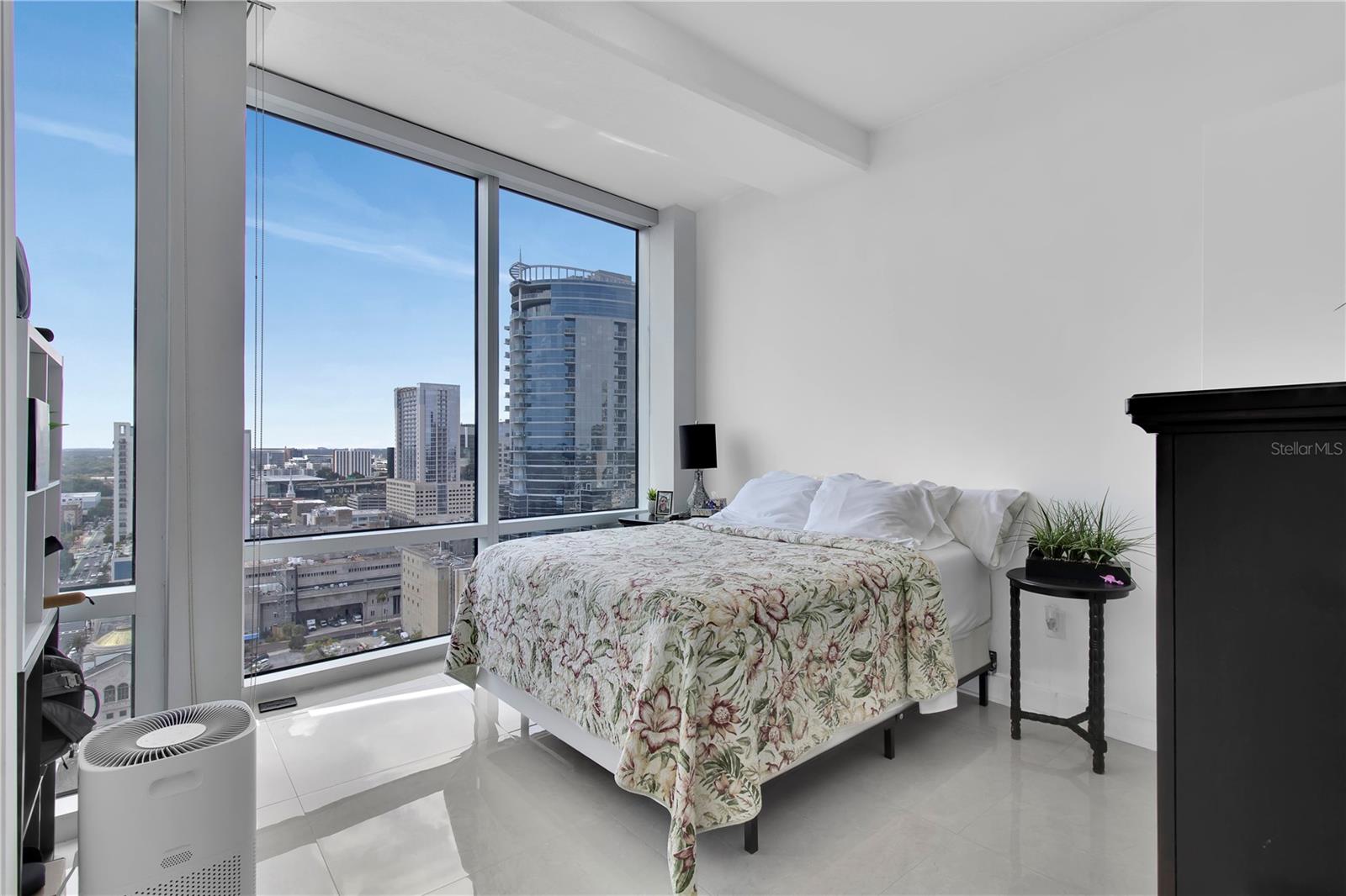 Image 23 of 61 For 150 Robinson Street 2002