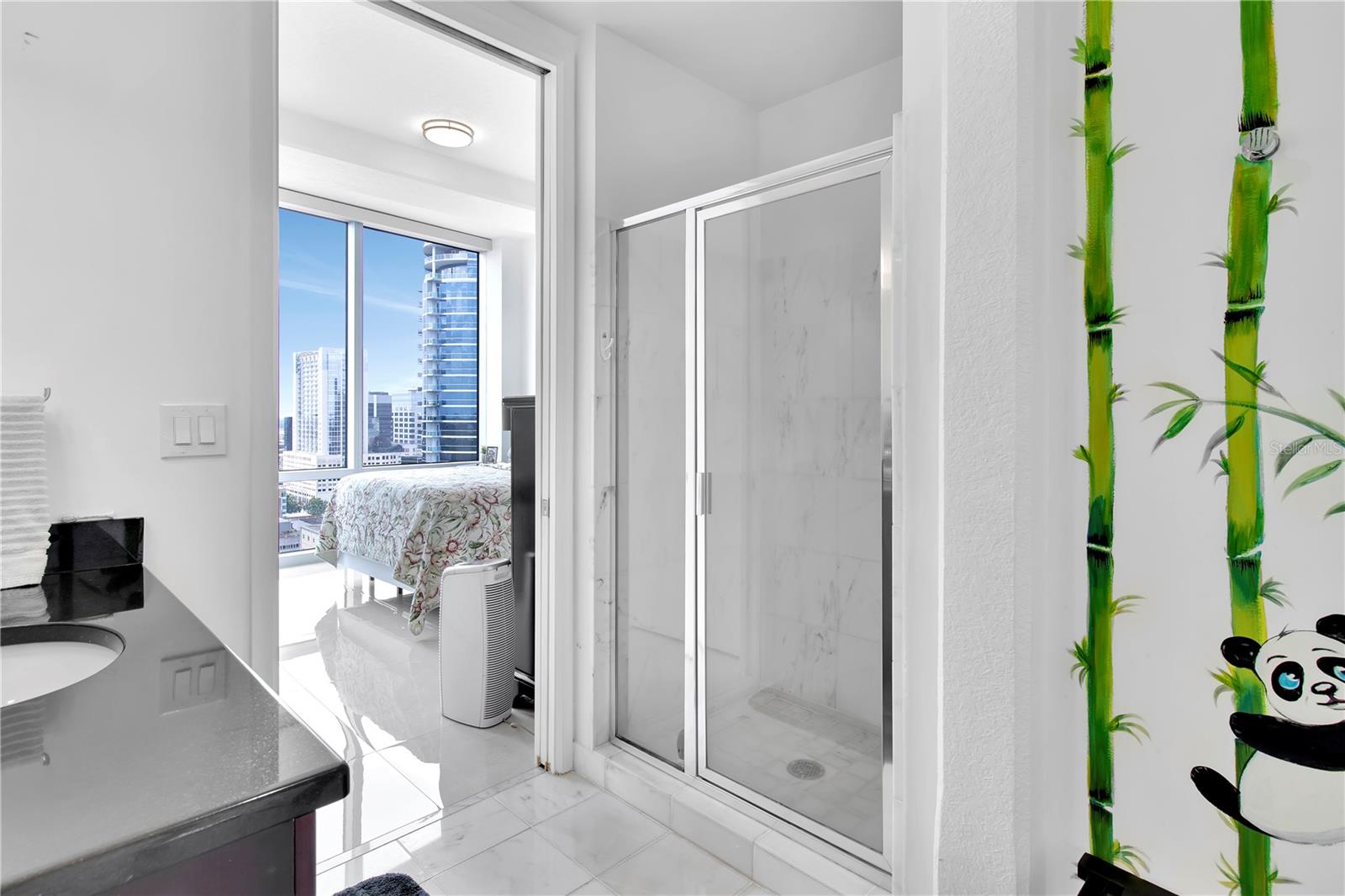 Image 26 of 61 For 150 Robinson Street 2002