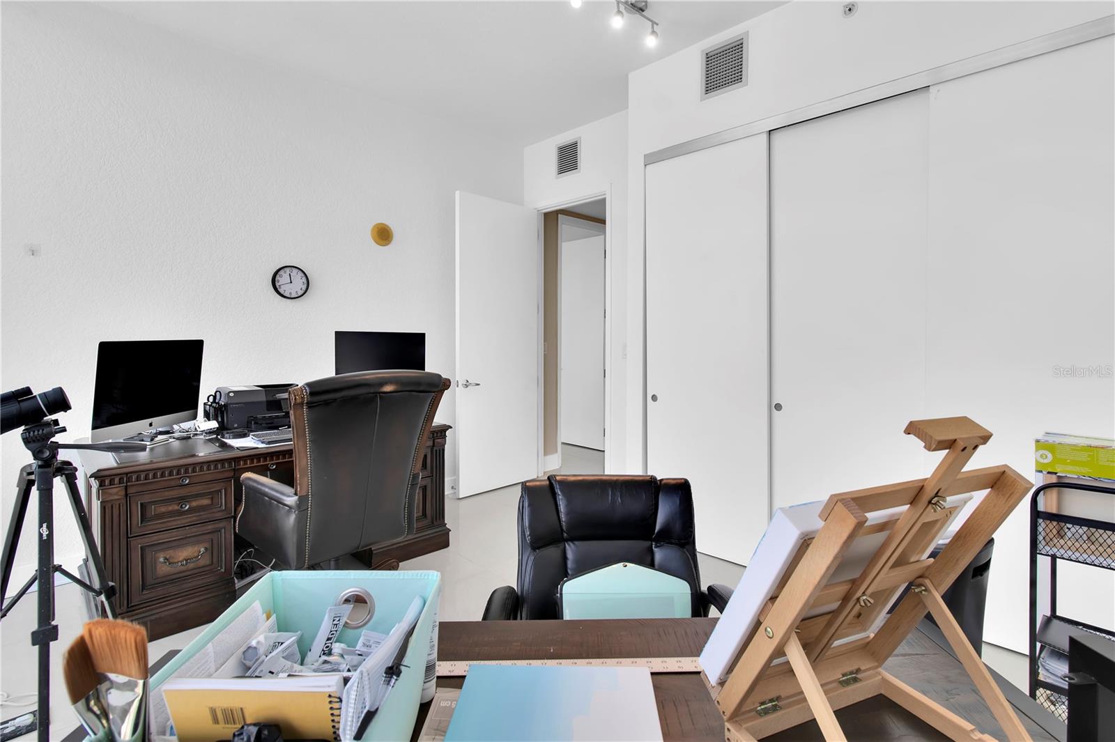 Image 28 of 61 For 150 Robinson Street 2002