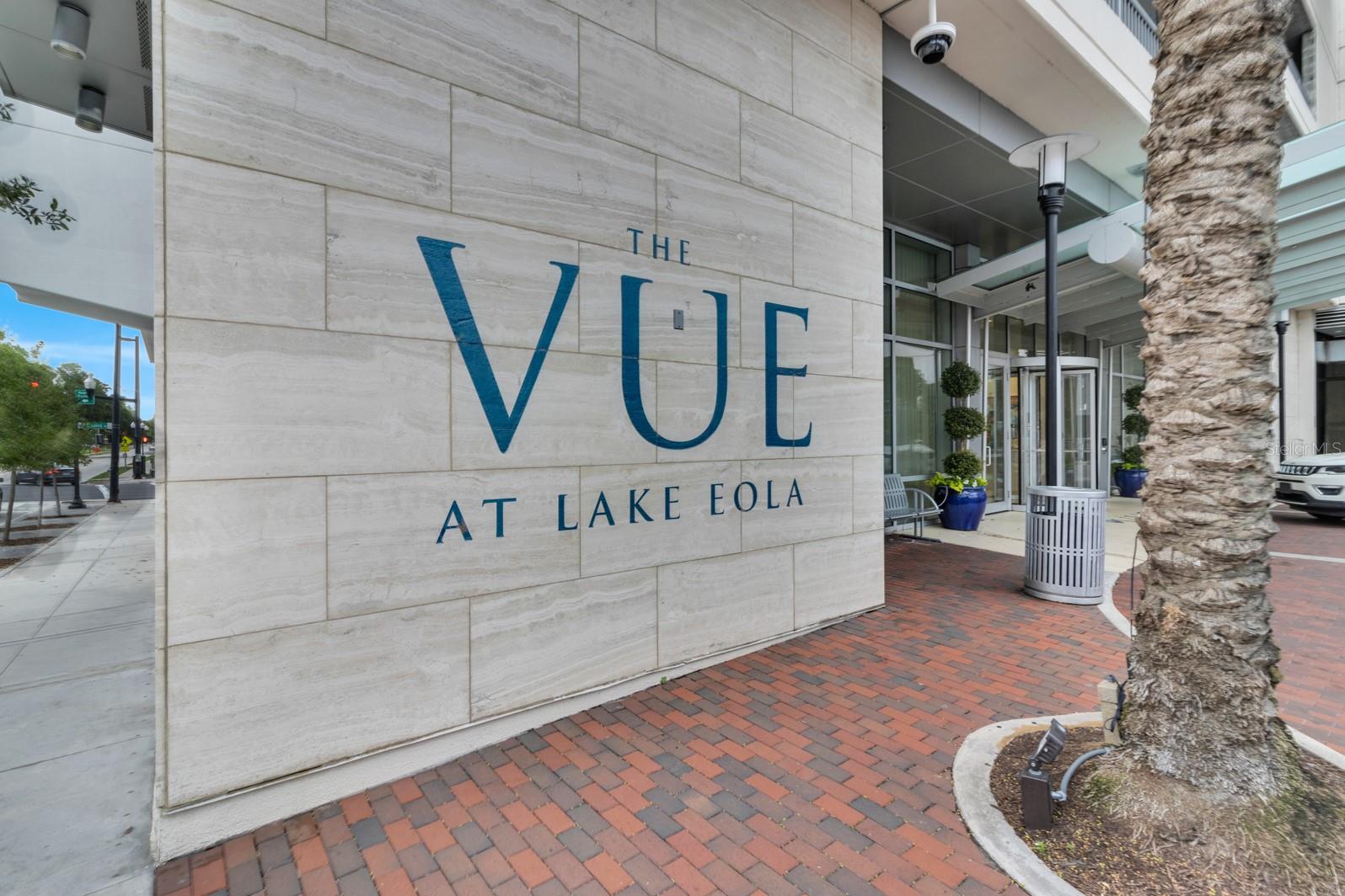 Image 3 of 61 For 150 Robinson Street 2002