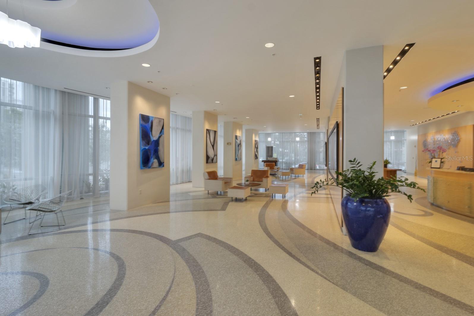 Image 4 of 61 For 150 Robinson Street 2002