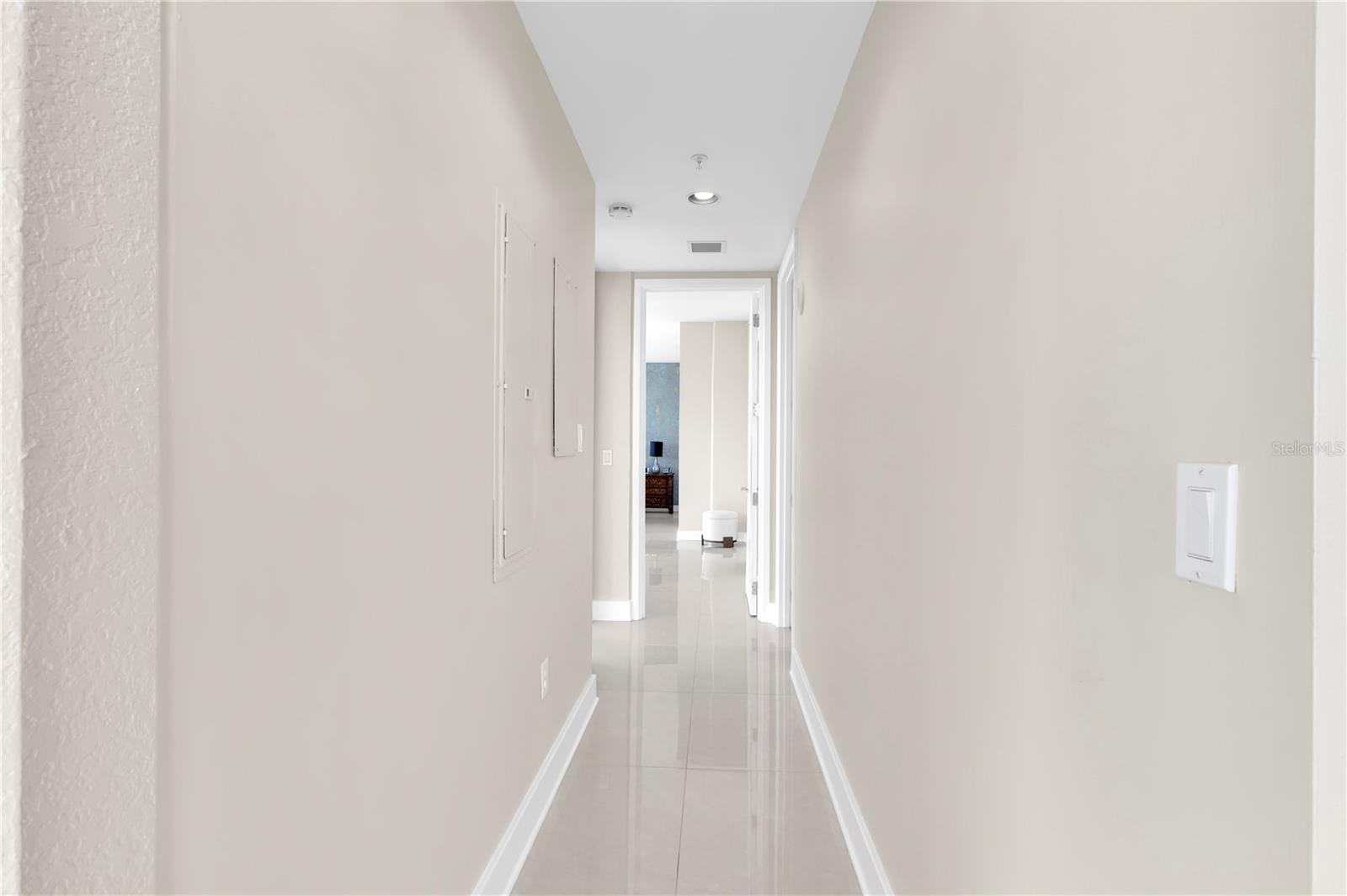 Image 42 of 61 For 150 Robinson Street 2002