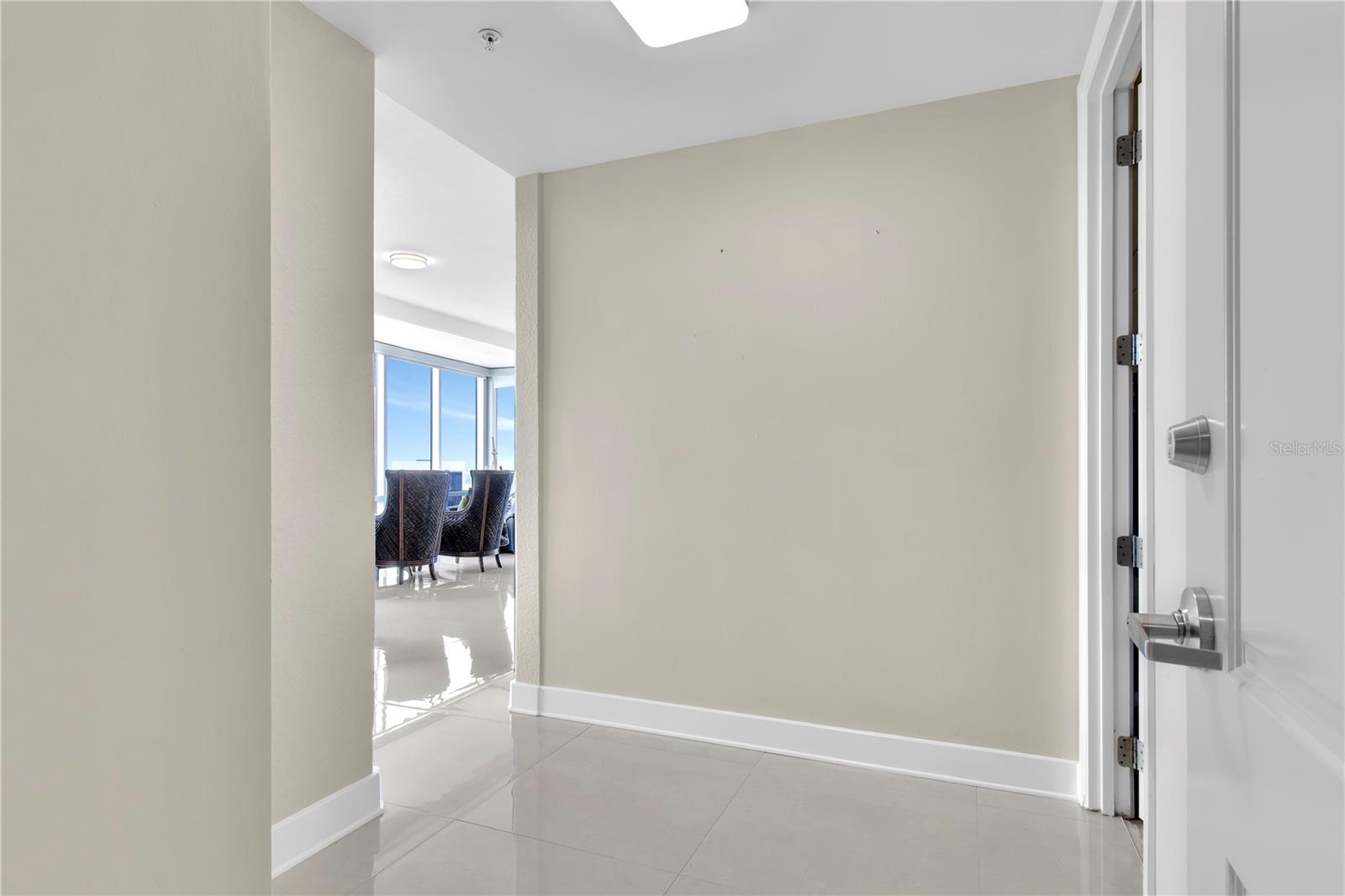 Image 44 of 61 For 150 Robinson Street 2002