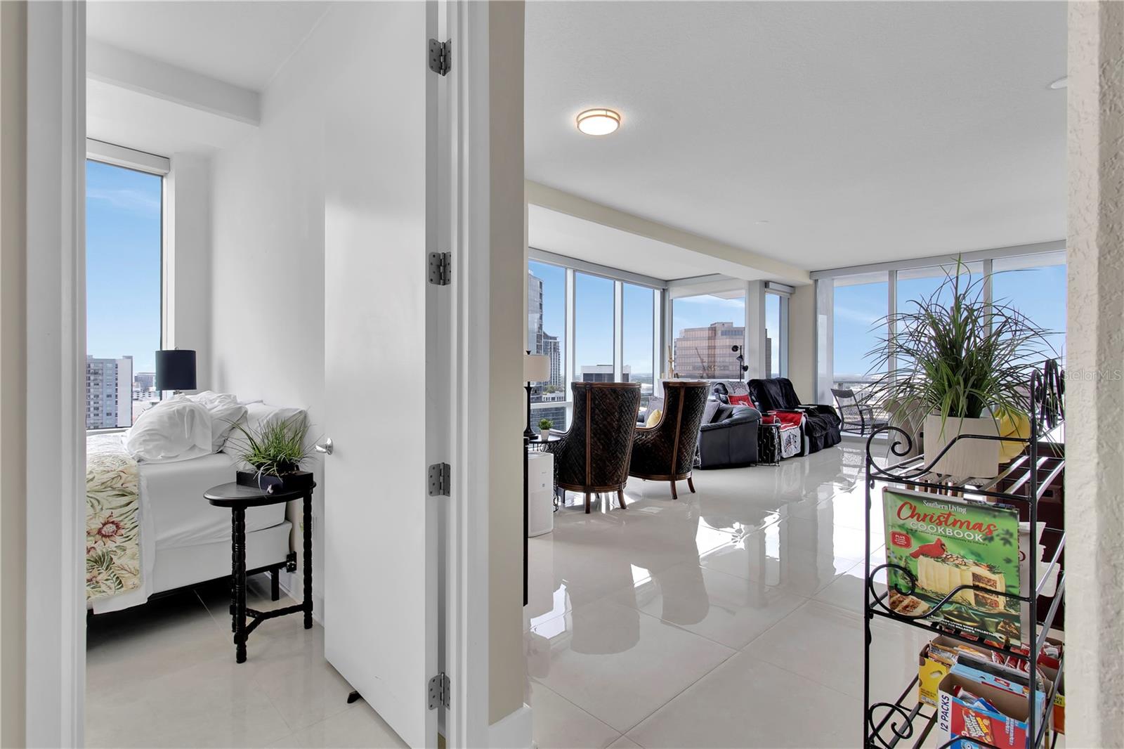 Image 46 of 61 For 150 Robinson Street 2002