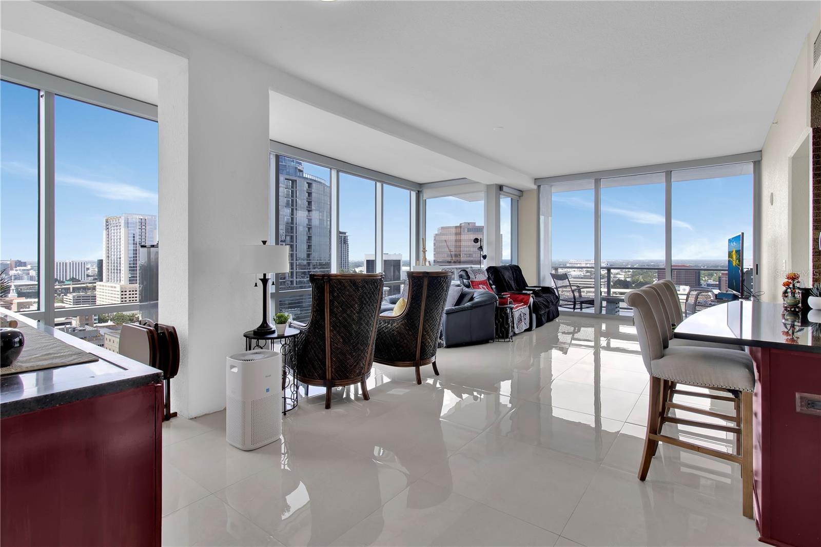 Image 47 of 61 For 150 Robinson Street 2002