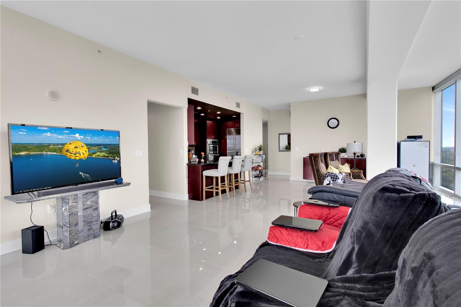 Image 48 of 61 For 150 Robinson Street 2002