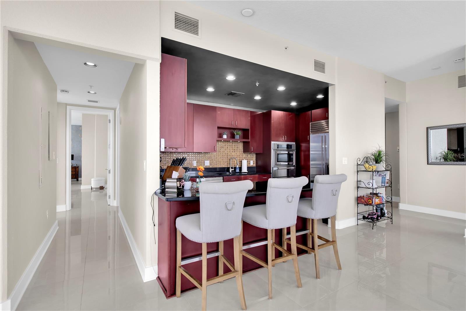 Image 50 of 61 For 150 Robinson Street 2002