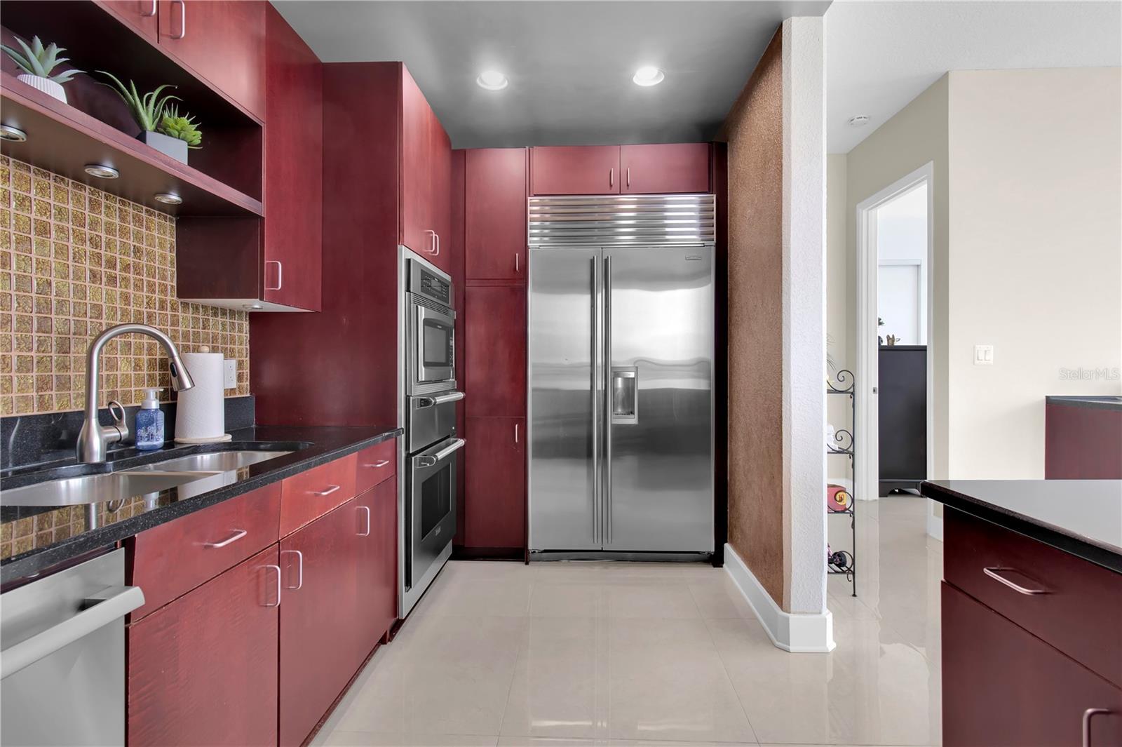 Image 55 of 61 For 150 Robinson Street 2002