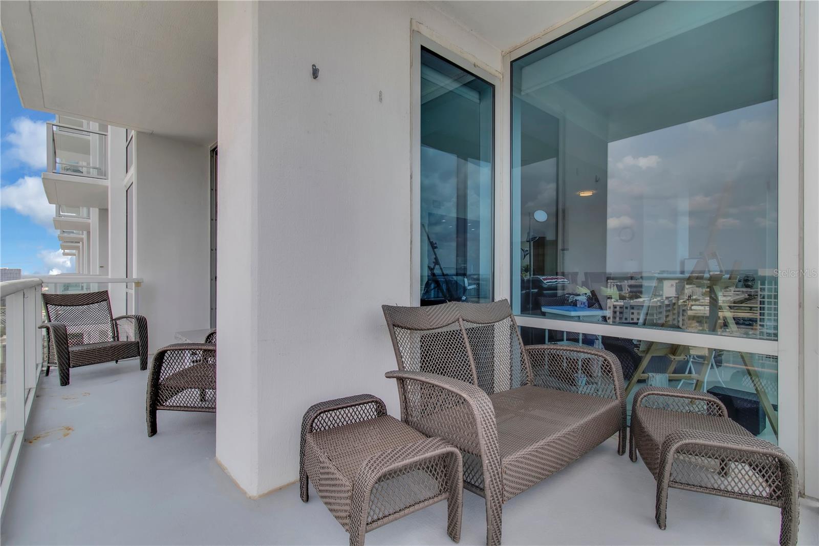 Image 58 of 61 For 150 Robinson Street 2002