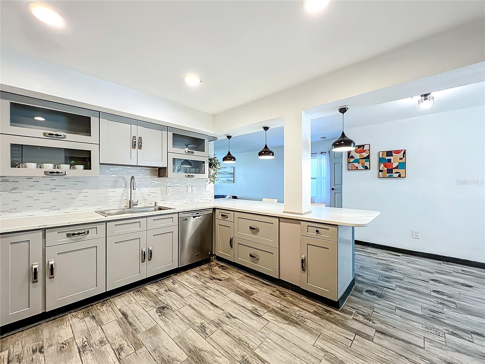 Image 10 of 51 For 423 Ololu Drive