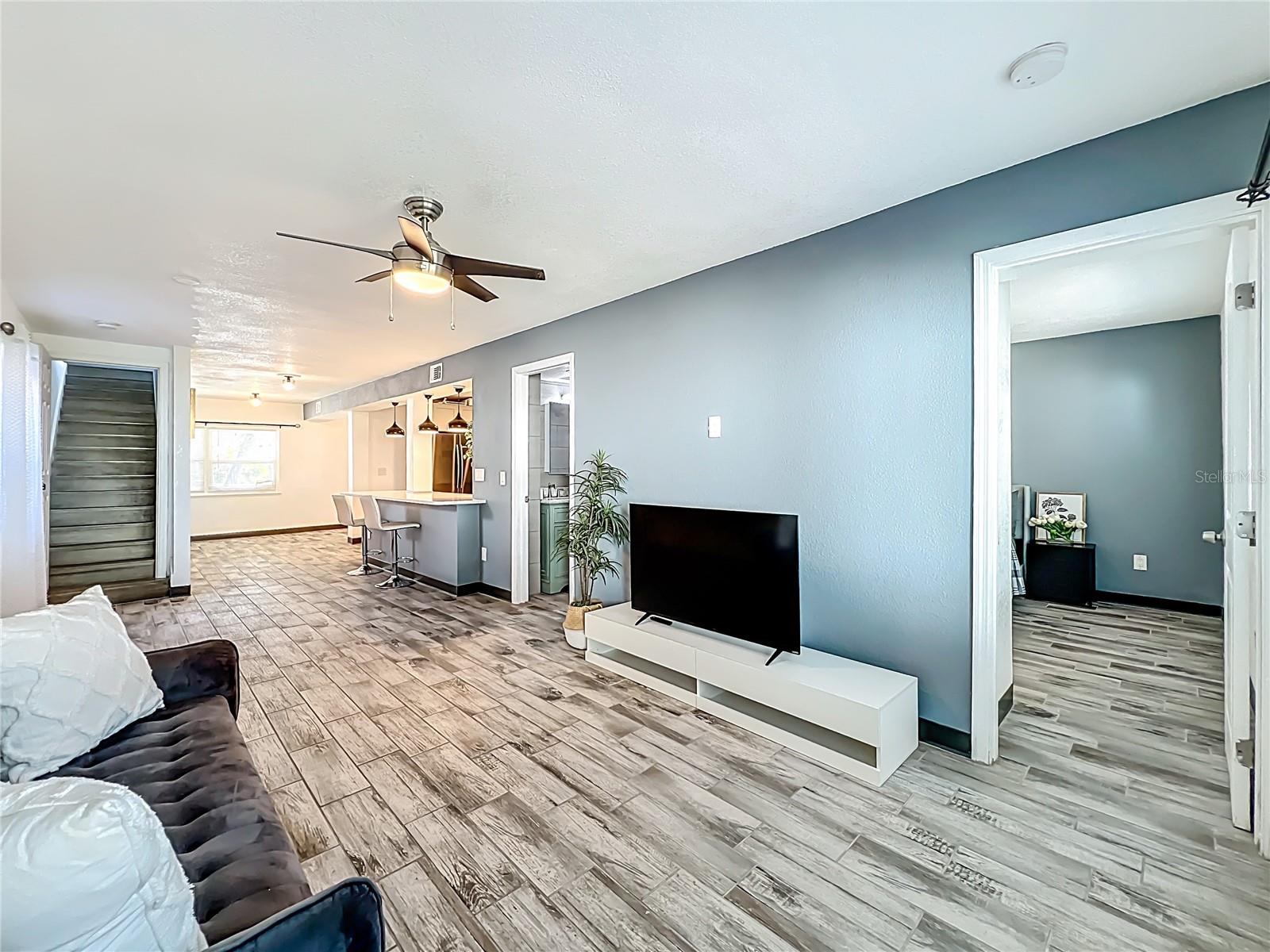 Image 16 of 51 For 423 Ololu Drive