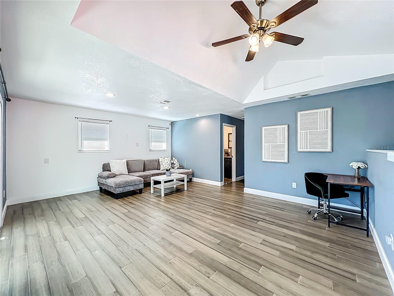 Image 21 of 51 For 423 Ololu Drive