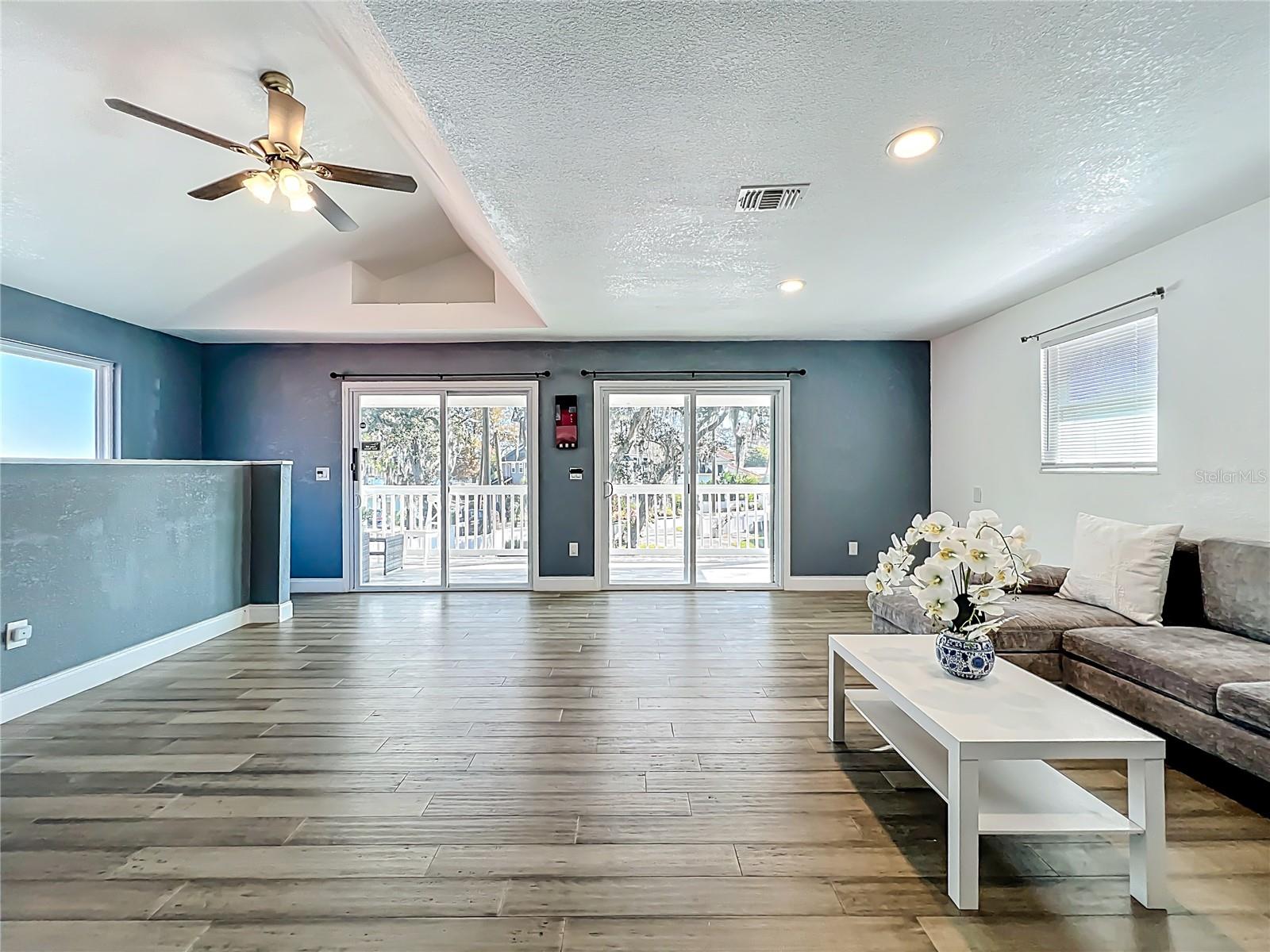 Image 26 of 51 For 423 Ololu Drive