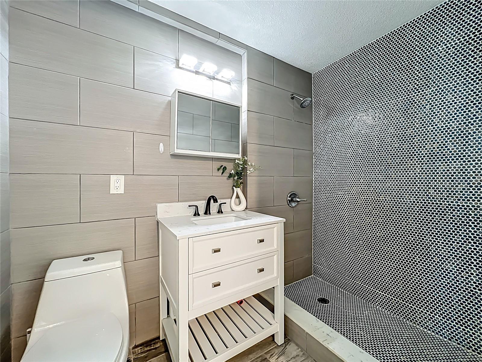 Image 32 of 51 For 423 Ololu Drive