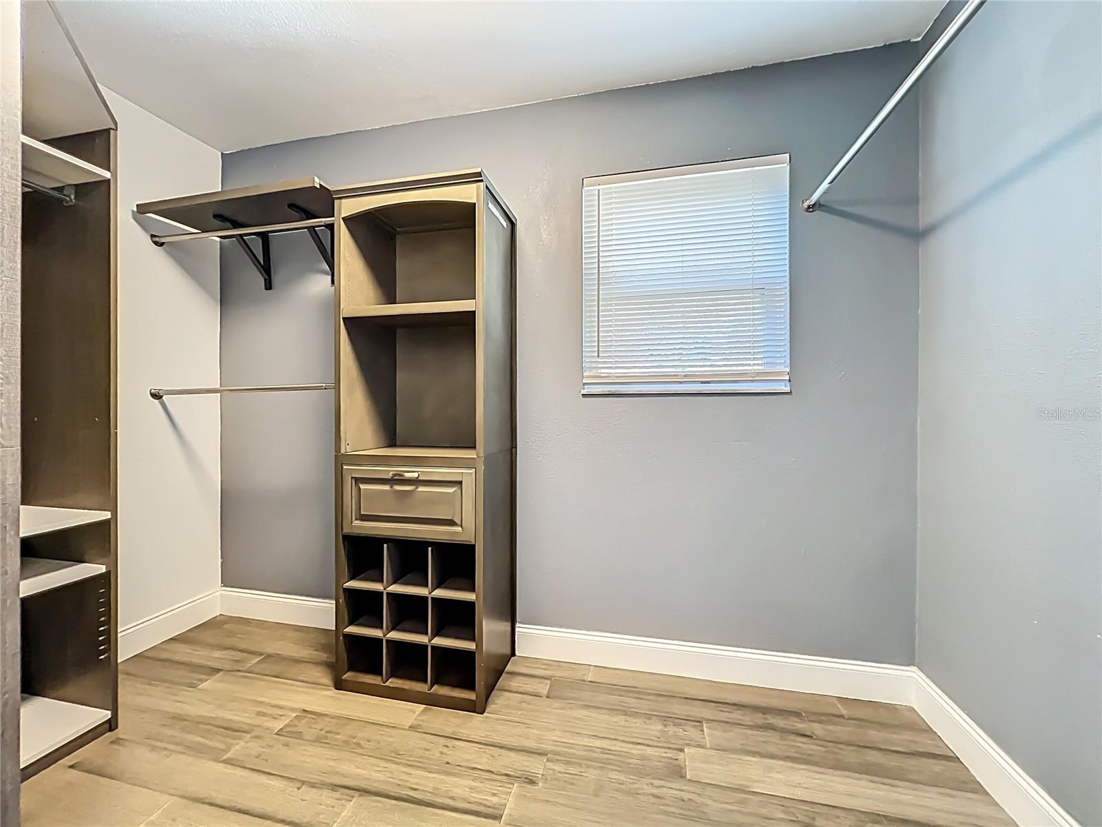 Image 33 of 51 For 423 Ololu Drive