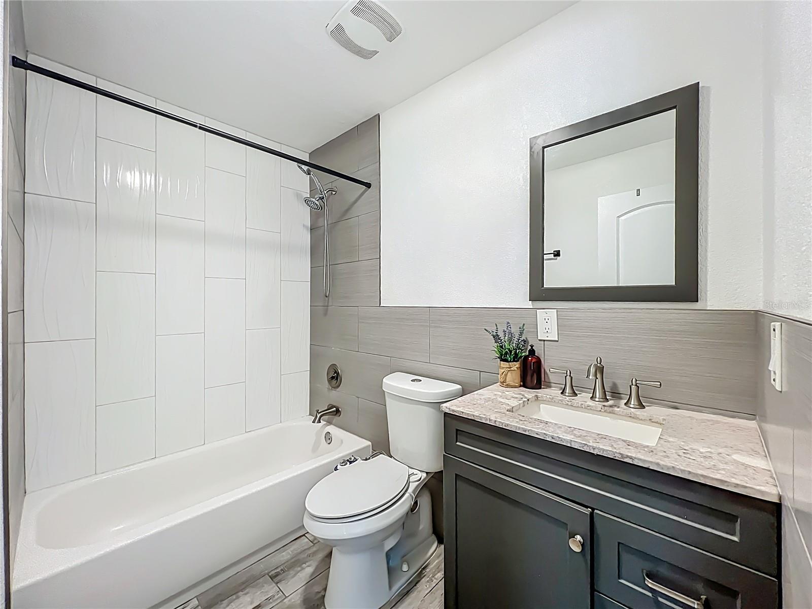 Image 35 of 51 For 423 Ololu Drive