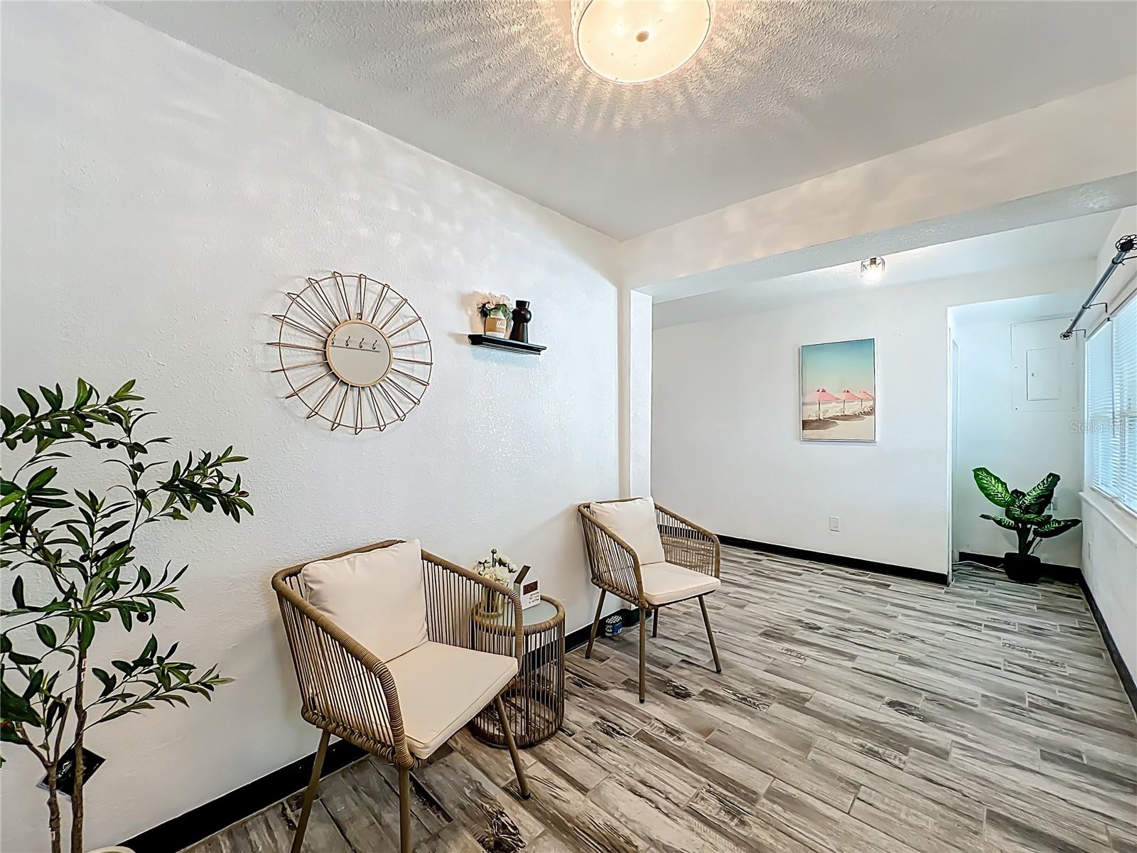 Image 5 of 51 For 423 Ololu Drive