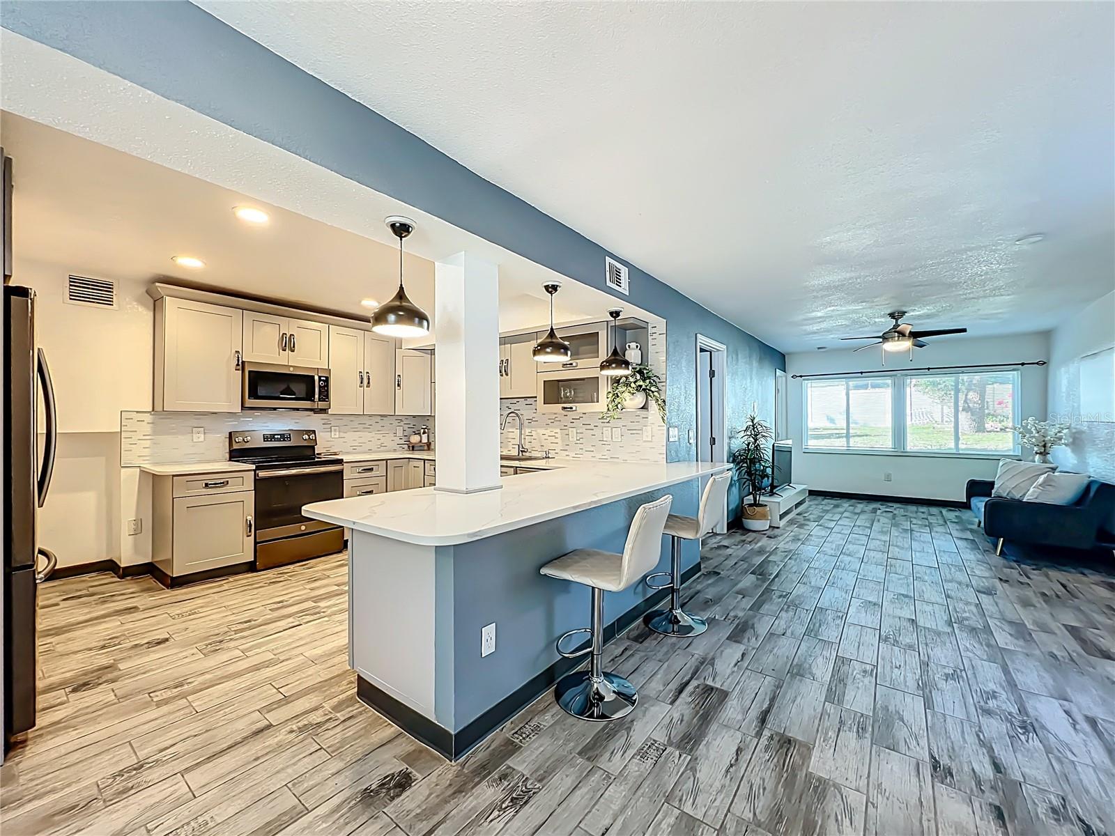 Image 7 of 51 For 423 Ololu Drive