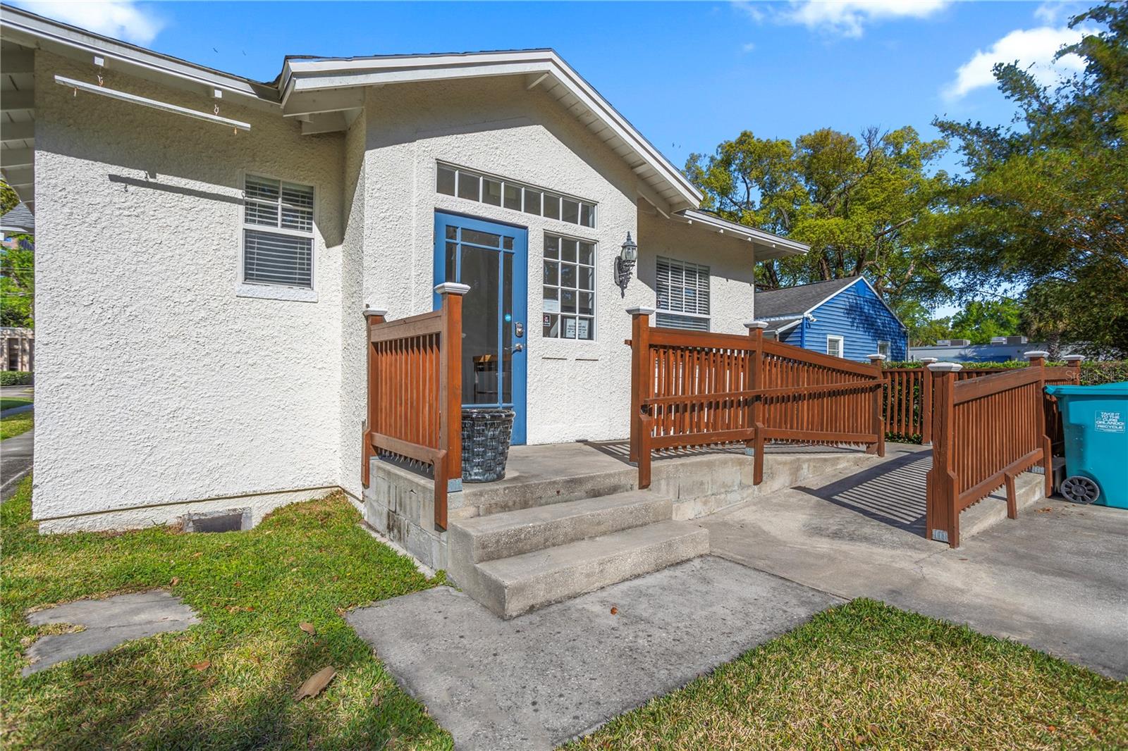 Image 3 of 8 For 827 Irma Avenue