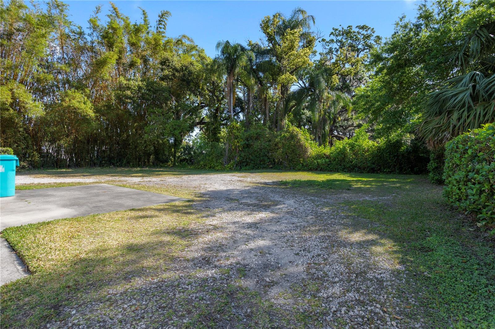 Image 4 of 8 For 827 Irma Avenue