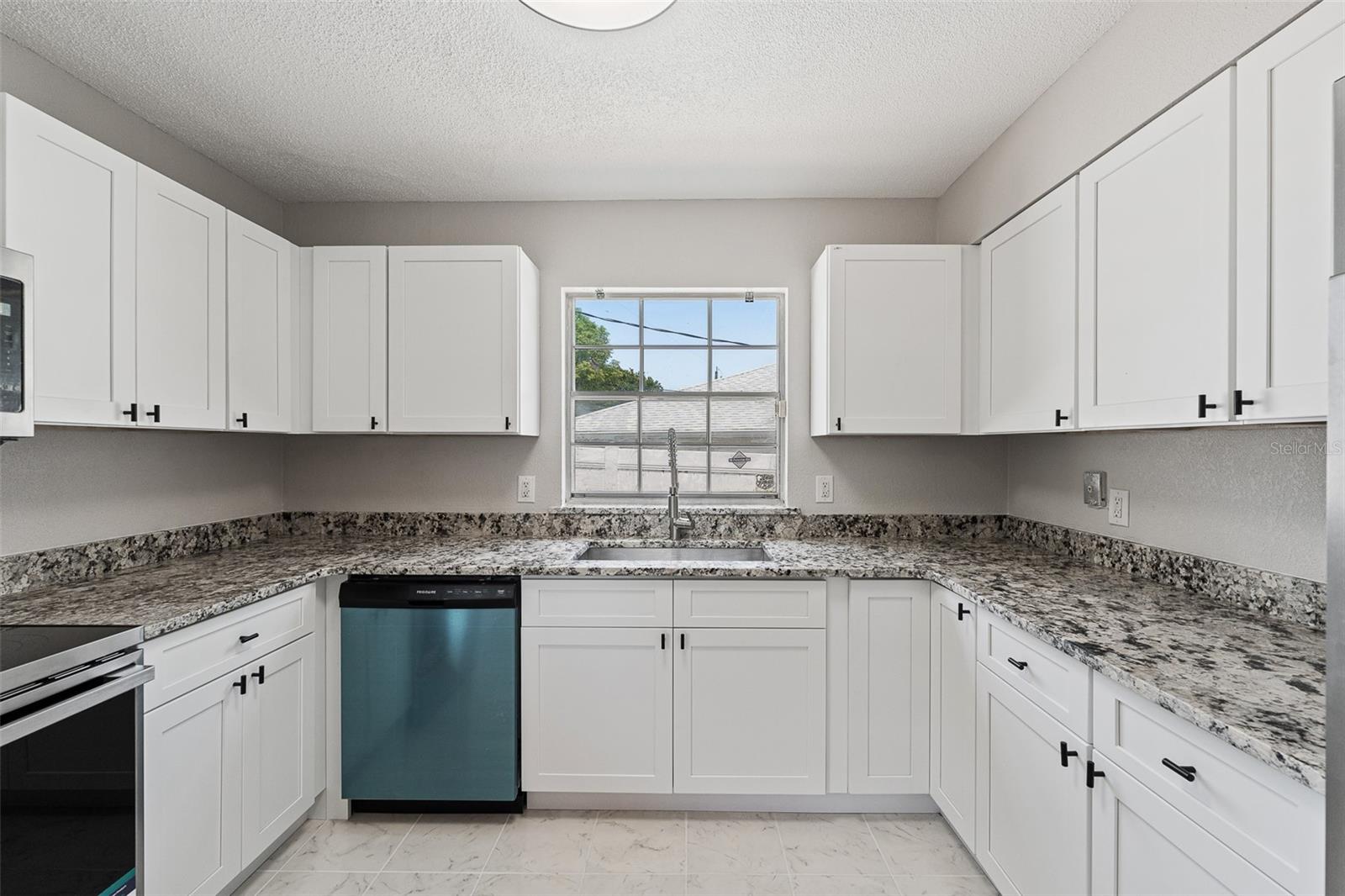 Image 14 of 37 For 47 Kathy Drive