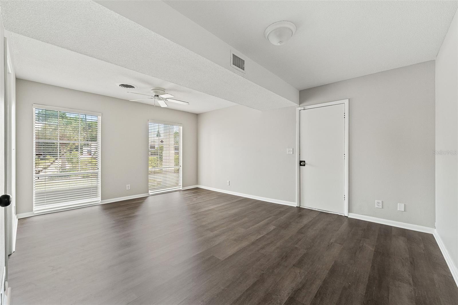 Image 16 of 37 For 47 Kathy Drive