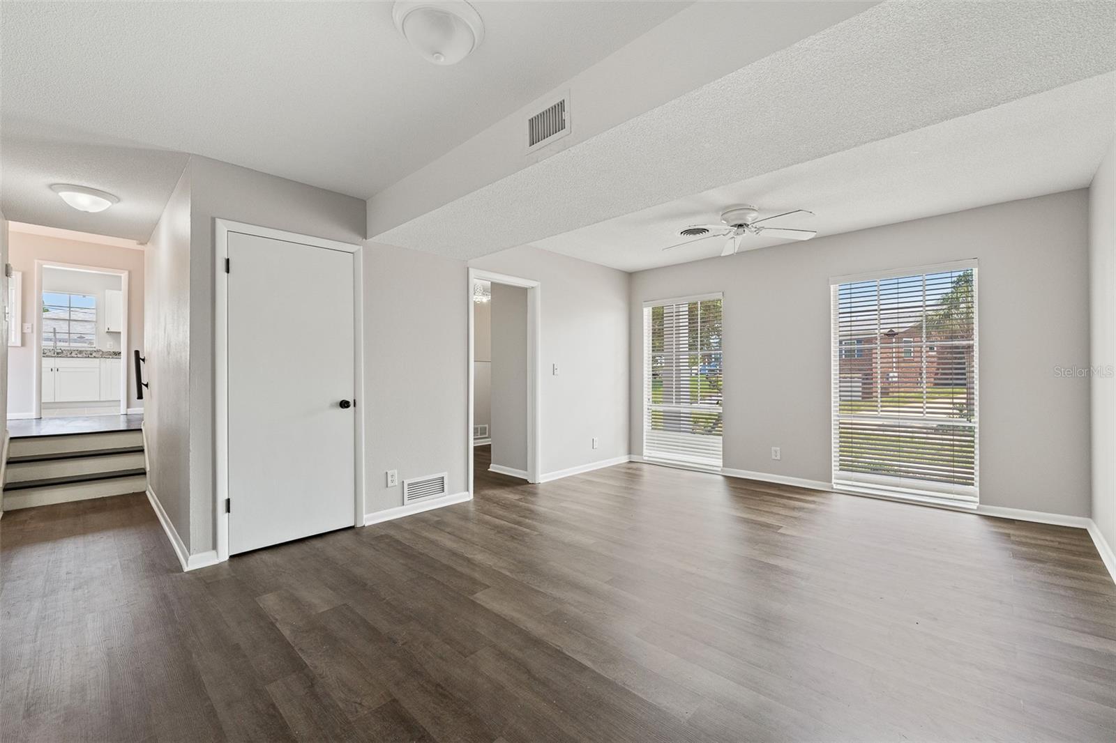 Image 17 of 37 For 47 Kathy Drive