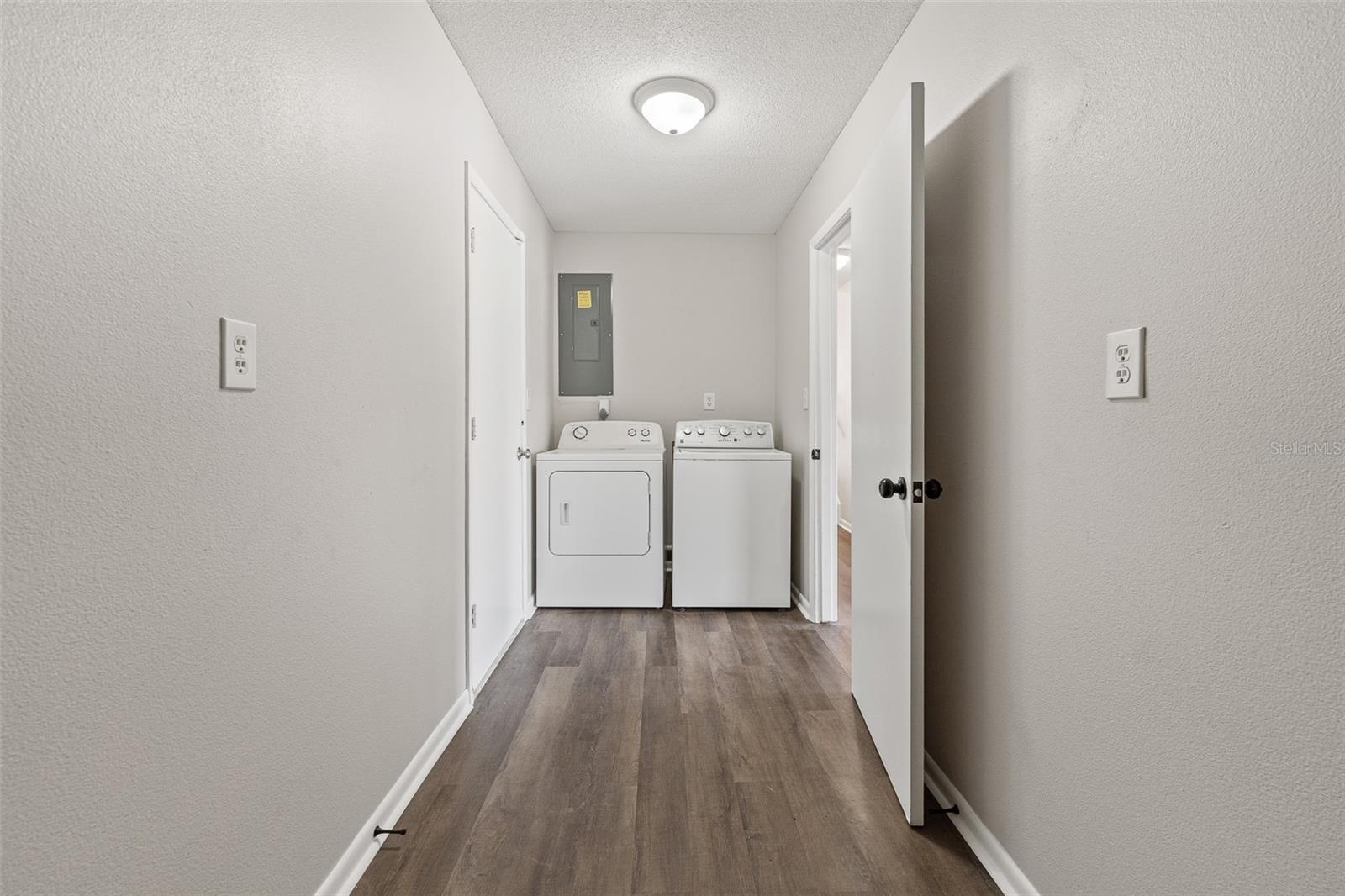 Image 20 of 37 For 47 Kathy Drive