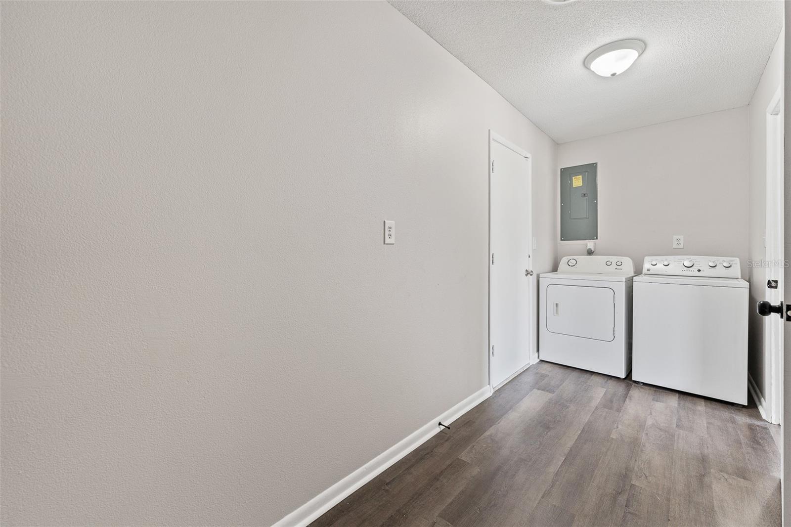 Image 21 of 37 For 47 Kathy Drive