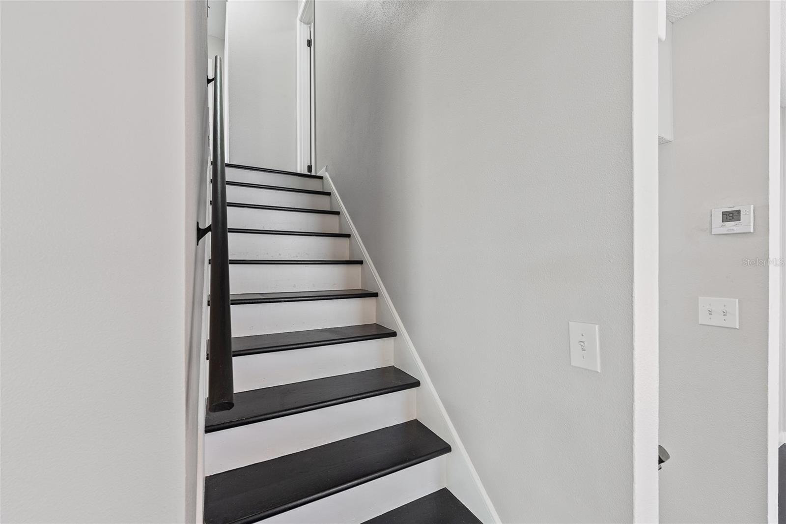 Image 23 of 37 For 47 Kathy Drive