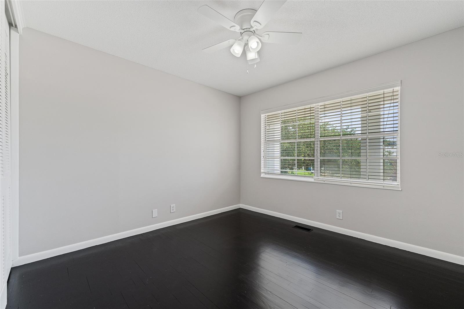 Image 24 of 37 For 47 Kathy Drive