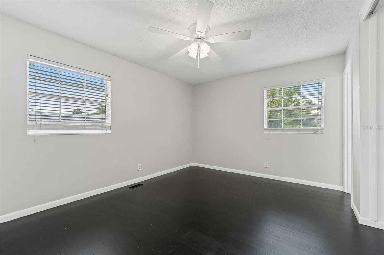 Image 28 of 37 For 47 Kathy Drive